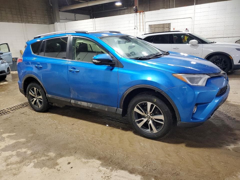 2017 TOYOTA RAV4 XLE 4