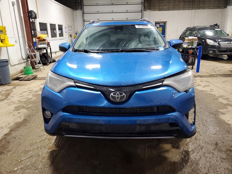 2017 TOYOTA RAV4 XLE 5