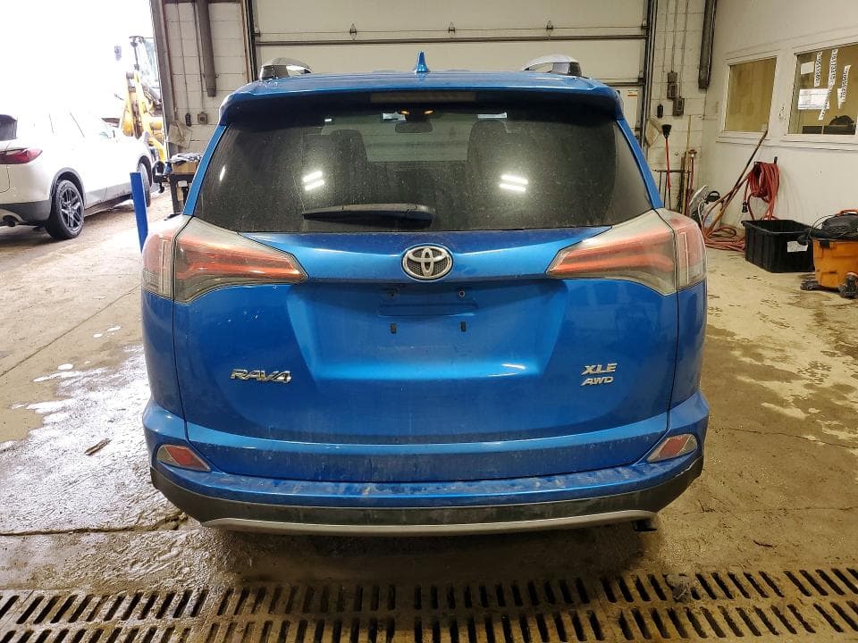 2017 TOYOTA RAV4 XLE 6