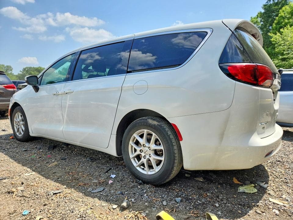 2022 CHRYSLER VOYAGER LX 2