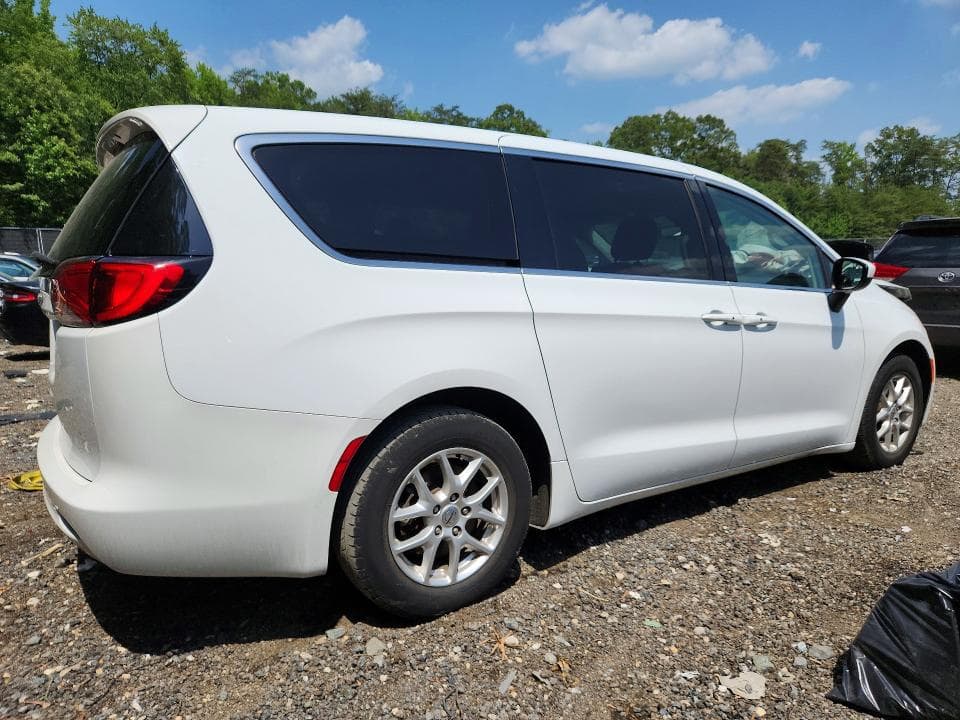 2022 CHRYSLER VOYAGER LX 3