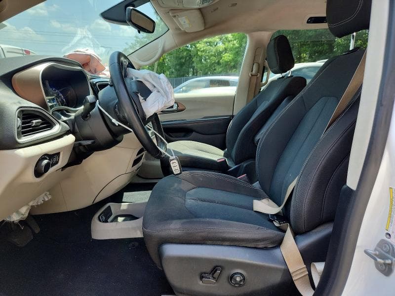 2022 CHRYSLER VOYAGER LX 7