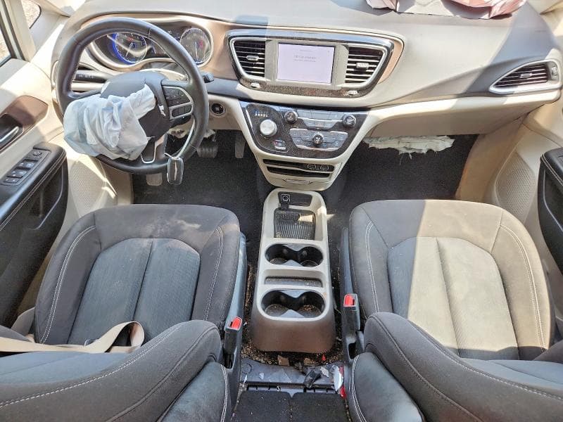 2022 CHRYSLER VOYAGER LX 8