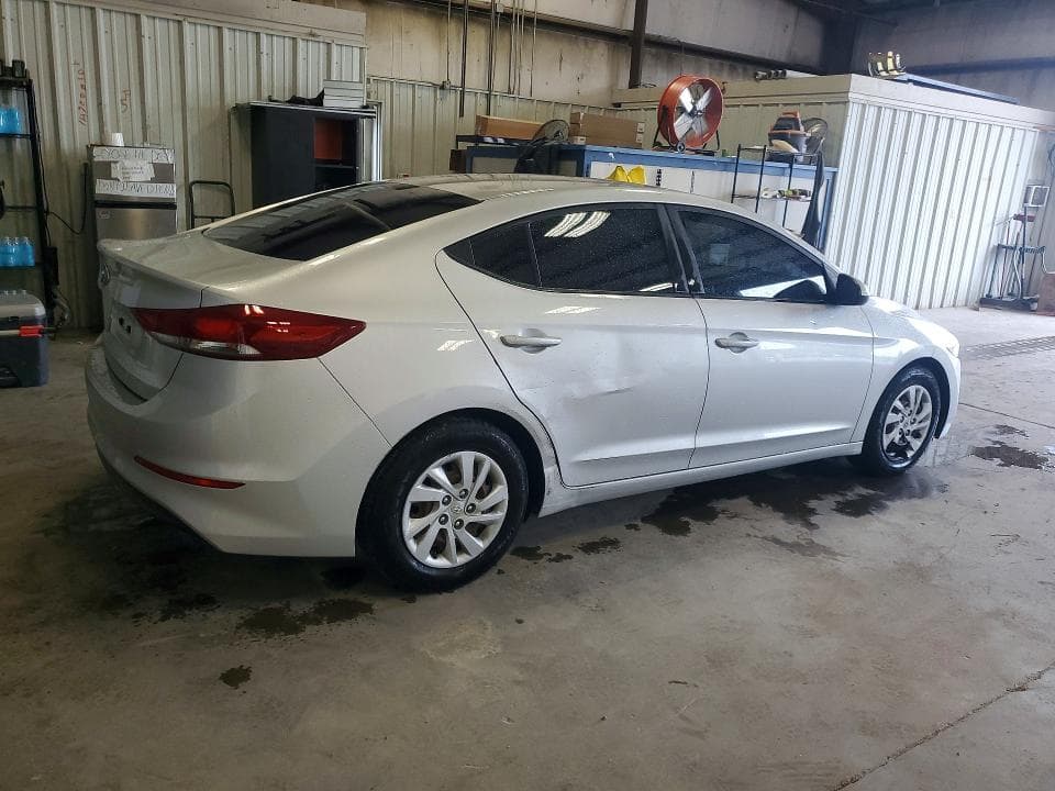 2018 HYUNDAI ELANTRA SE 3