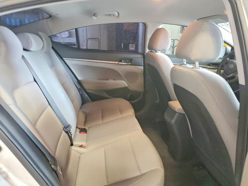 2018 HYUNDAI ELANTRA SE 10