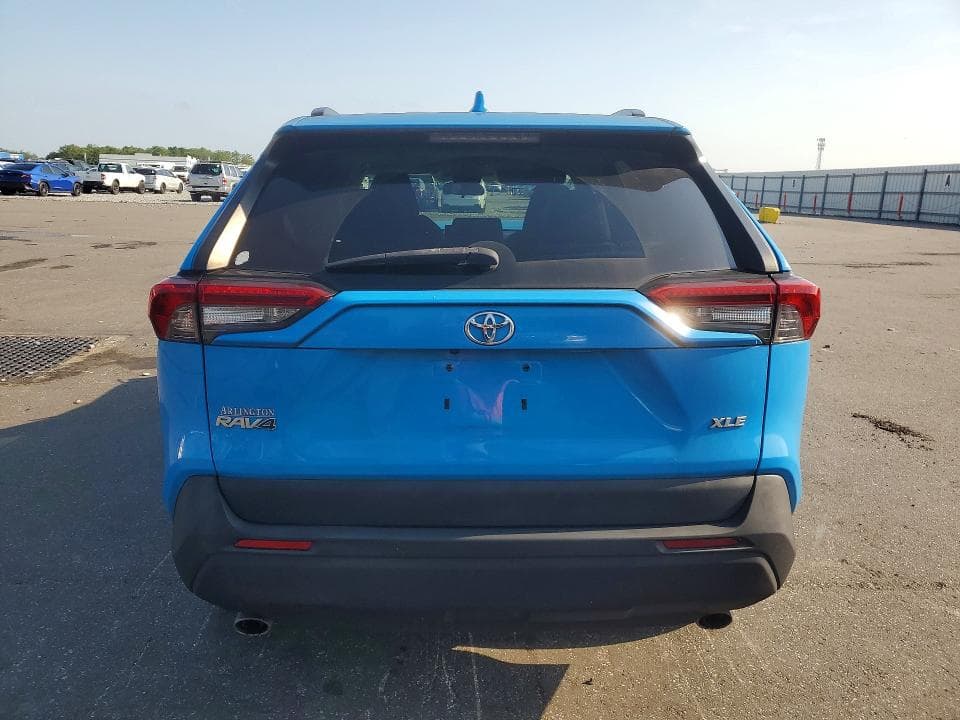 2020 TOYOTA RAV4 XLE 6