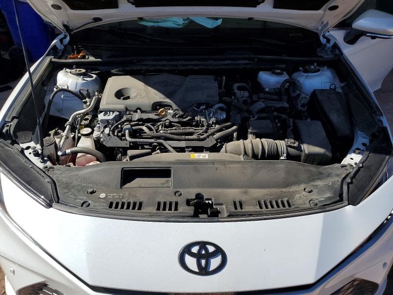 2025 TOYOTA CAMRY XLE 11