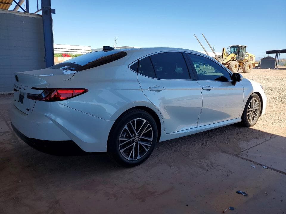 2025 TOYOTA CAMRY XLE 3