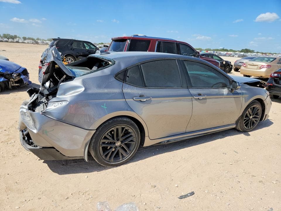 2025 TOYOTA CAMRY SE 3