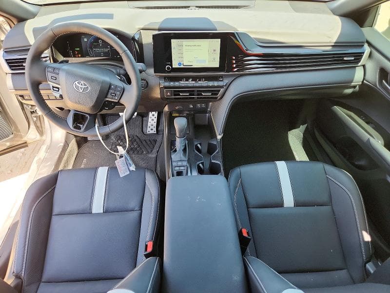 2025 TOYOTA CAMRY SE 8