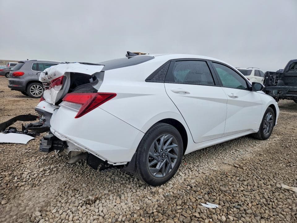 2024 HYUNDAI ELANTRA SEL SEL 3