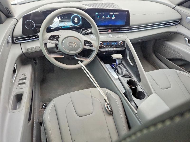 2024 HYUNDAI ELANTRA SEL SEL 8
