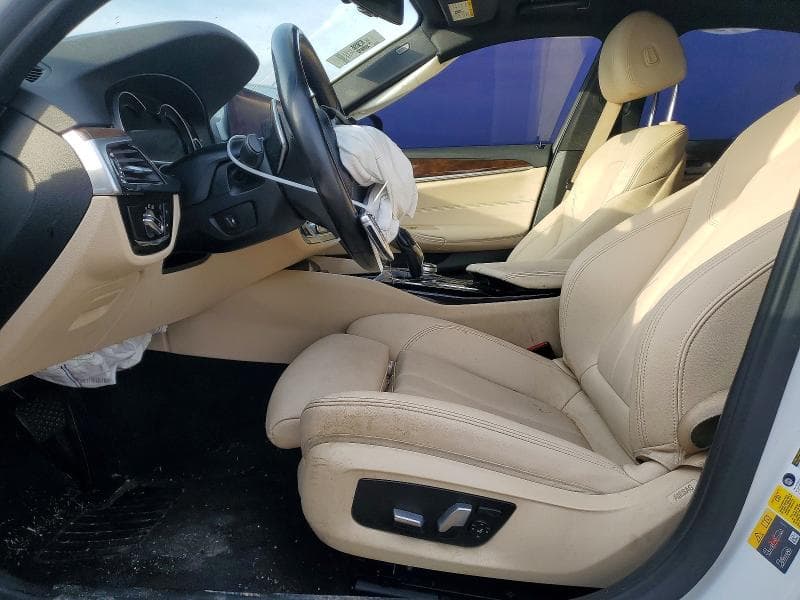 2019 BMW 530E 8