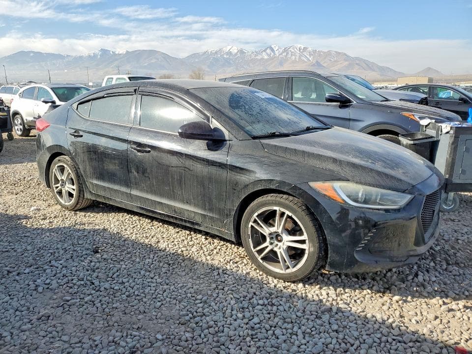 2017 HYUNDAI ELANTRA SE 4