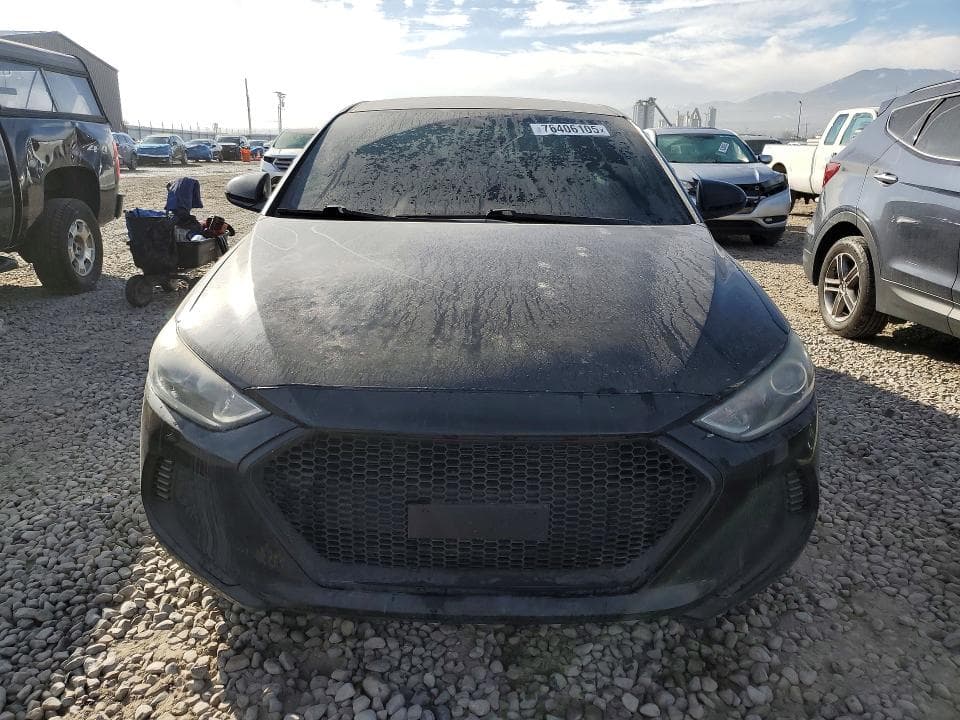 2017 HYUNDAI ELANTRA SE 5