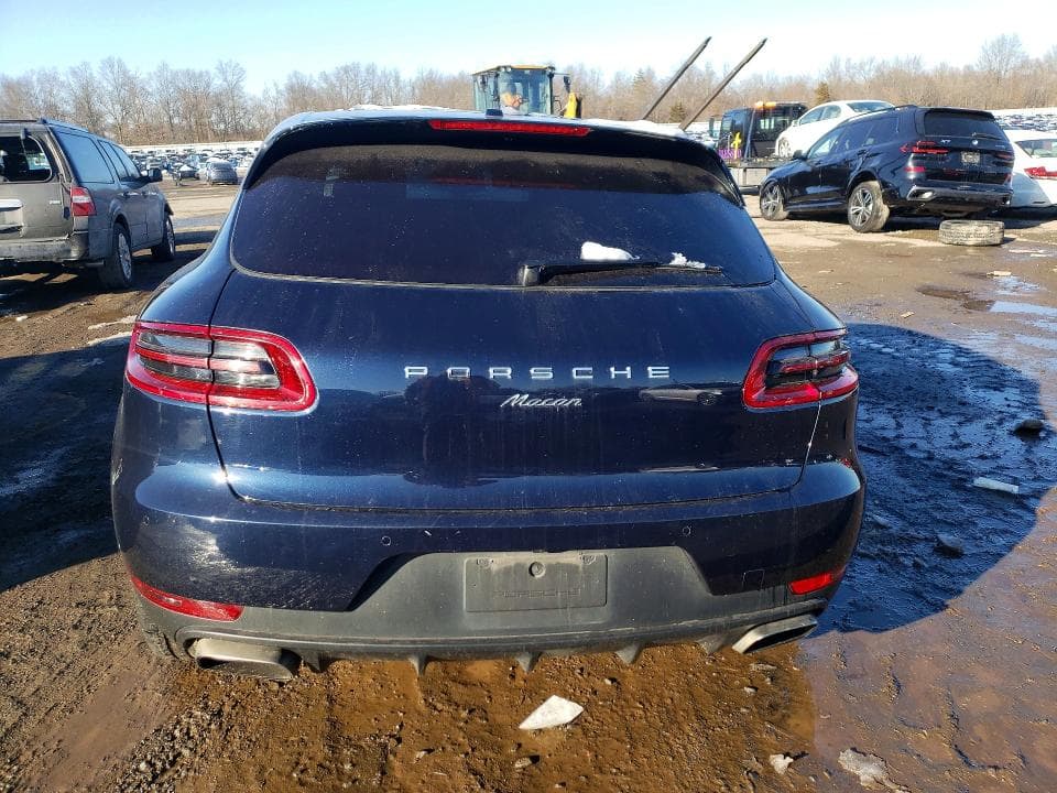 2018 PORSCHE MACAN 6