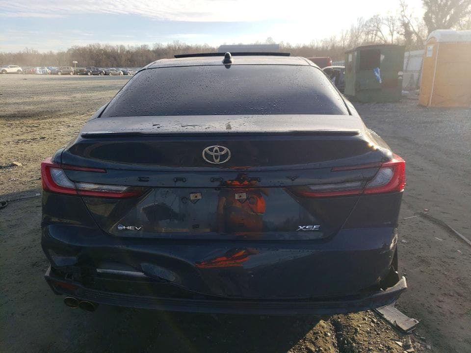 2025 TOYOTA CAMRY XSE 6