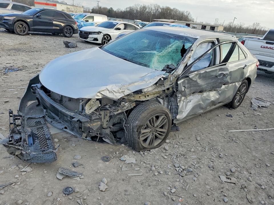 2016 TOYOTA CAMRY