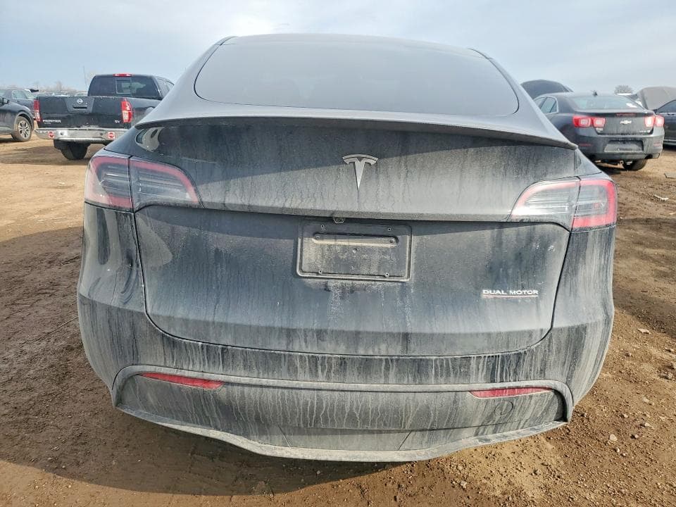 2025 TESLA MODEL Y 6
