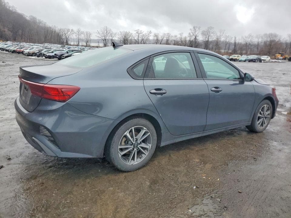 2023 KIA FORTE LXS 3