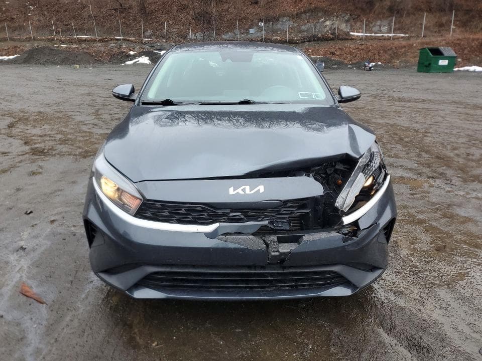2023 KIA FORTE LXS 5