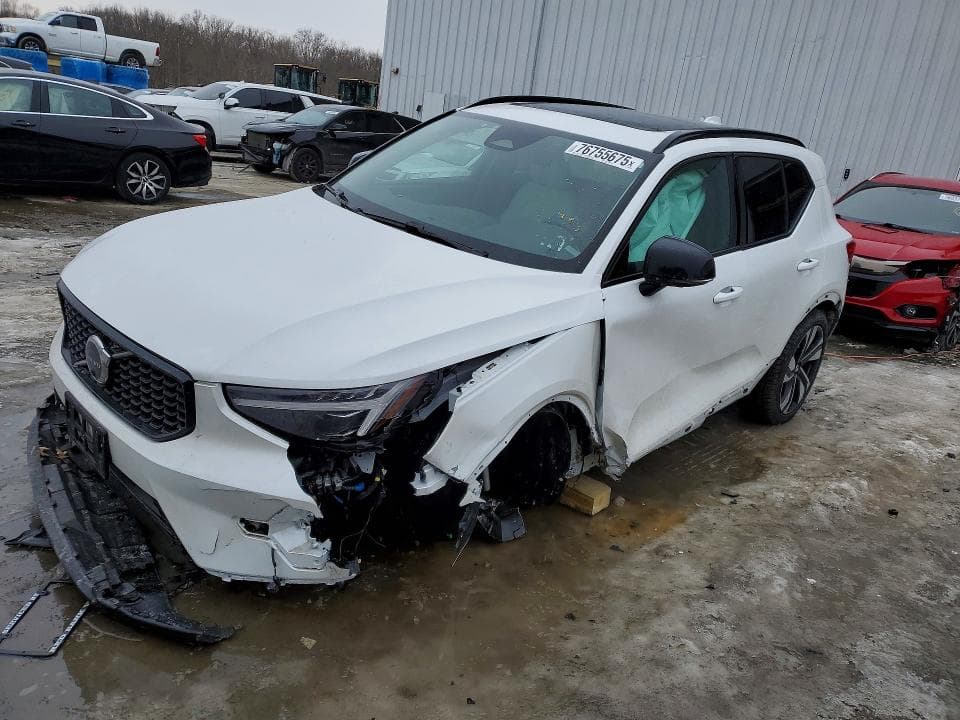 2025 VOLVO XC40 ULTRA - 1