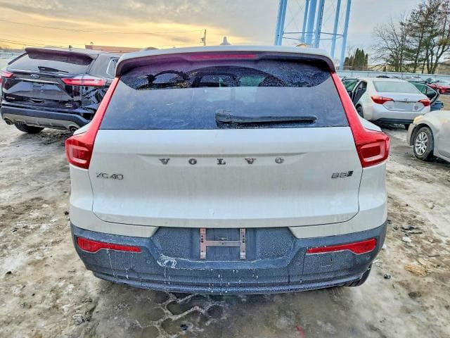 2025 VOLVO XC40 ULTRA 6