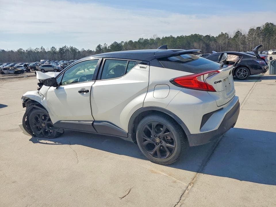 2021 TOYOTA C-HR 2