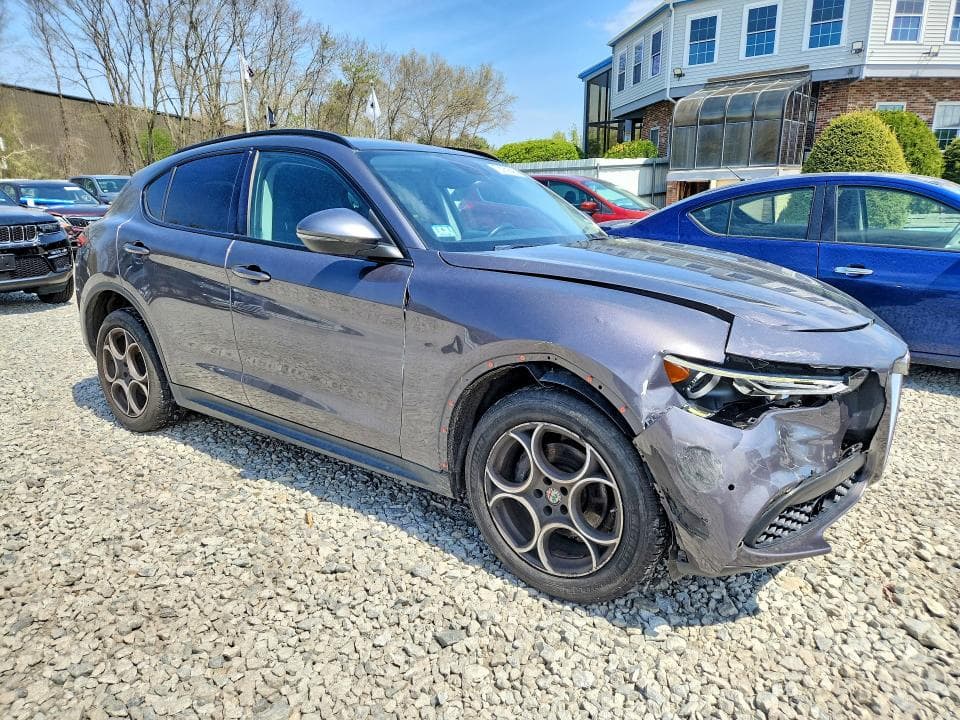2018 ALFA ROMEO STELVIO SPORT 4