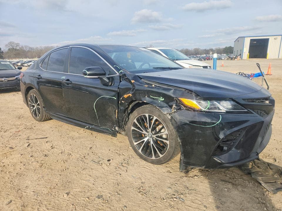 2018 TOYOTA CAMRY L L 4