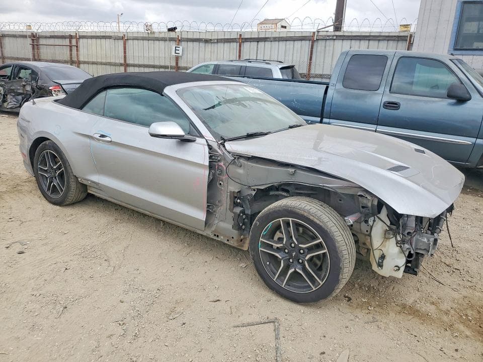 2020 FORD MUSTANG 4