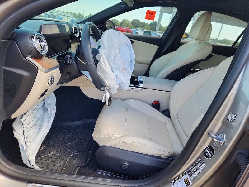 2023 MERCEDES-BENZ C 300 7