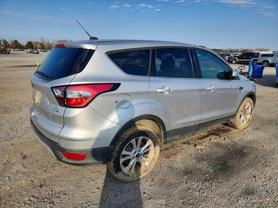 2017 FORD ESCAPE SE SE 3