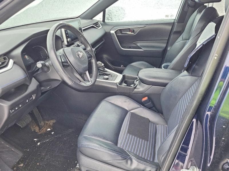 2021 TOYOTA RAV4 XLE 7