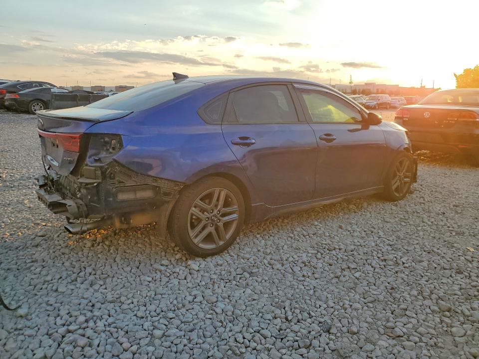 2021 KIA FORTE GT LINE 3