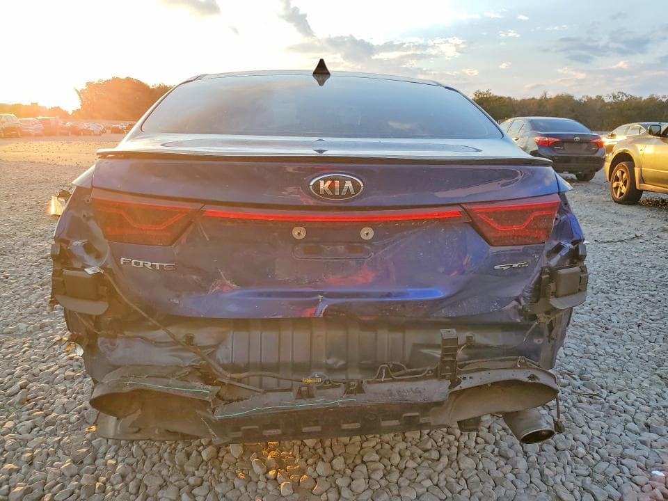 2021 KIA FORTE GT LINE 6