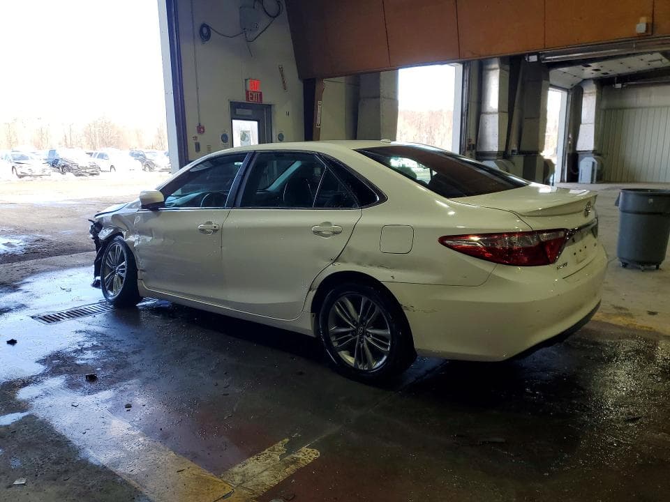 2017 TOYOTA CAMRY SE 2