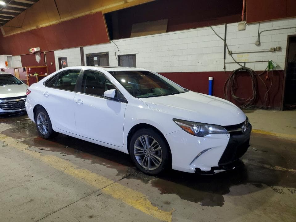 2017 TOYOTA CAMRY SE 4