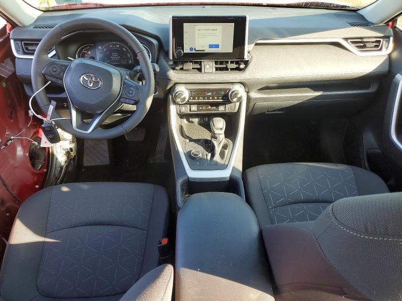 2025 TOYOTA RAV4 XLE XLE 8