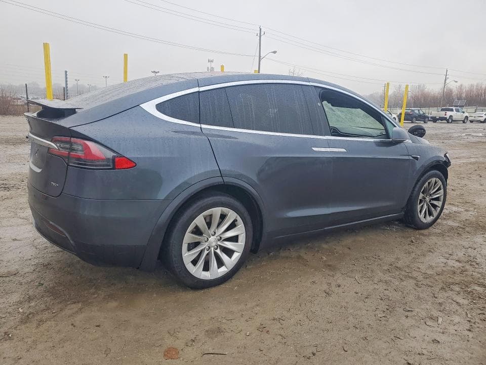 2017 TESLA MODEL X 3
