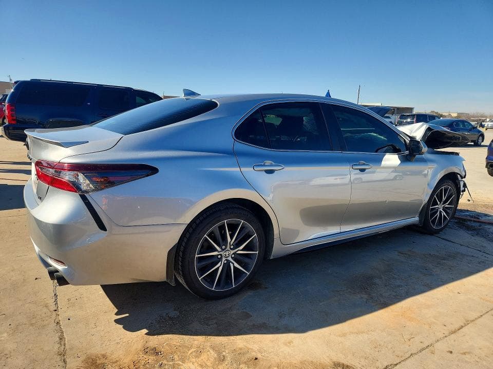 2024 TOYOTA CAMRY SE SE 3