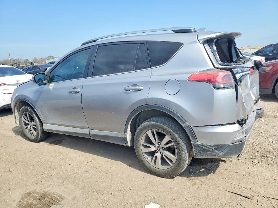 2017 TOYOTA RAV4 XLE 2