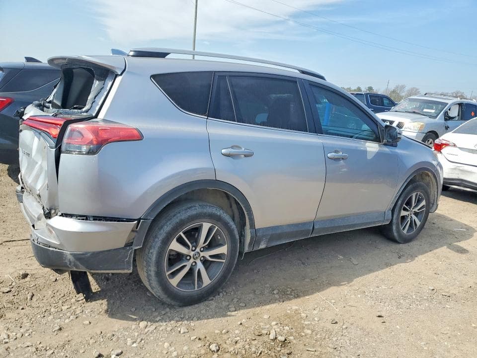 2017 TOYOTA RAV4 XLE 3