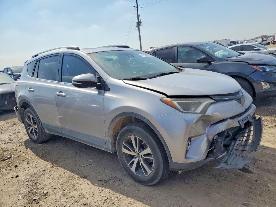 2017 TOYOTA RAV4 XLE 4