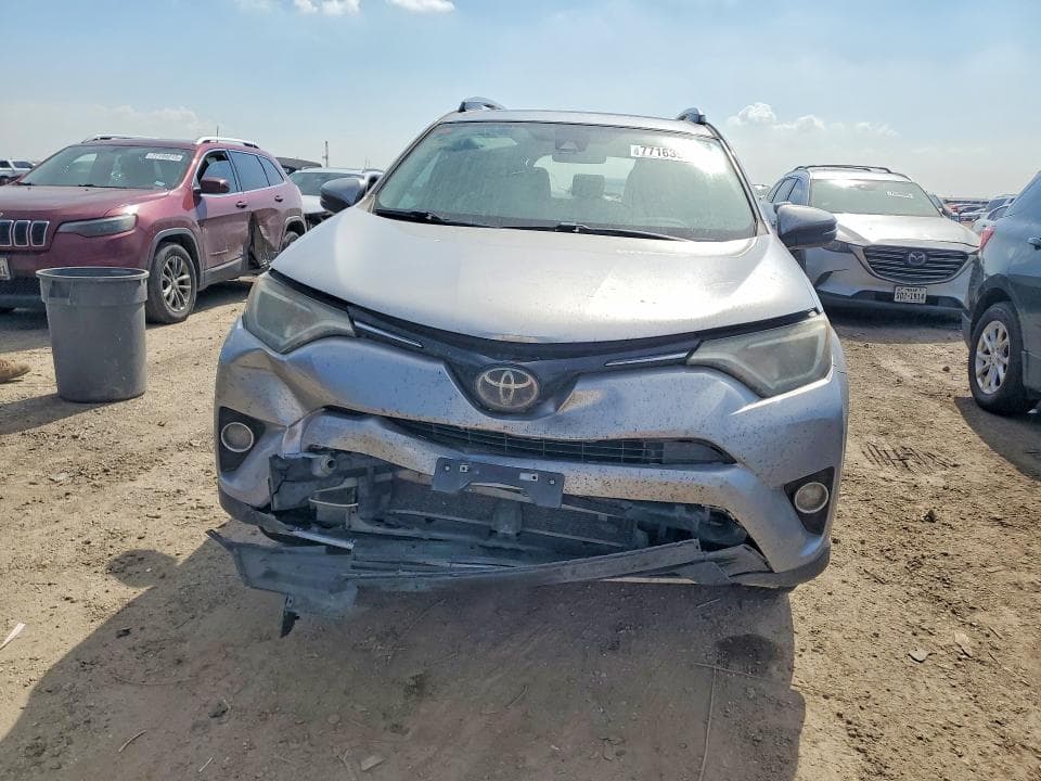 2017 TOYOTA RAV4 XLE 5