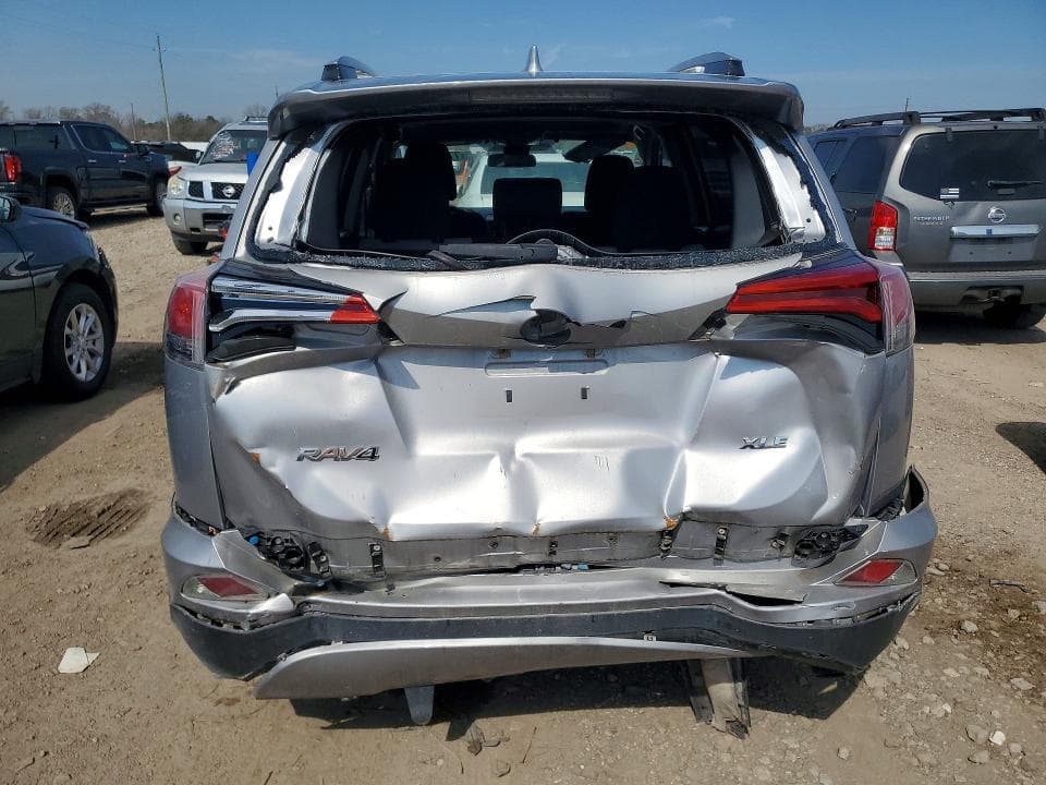 2017 TOYOTA RAV4 XLE 6