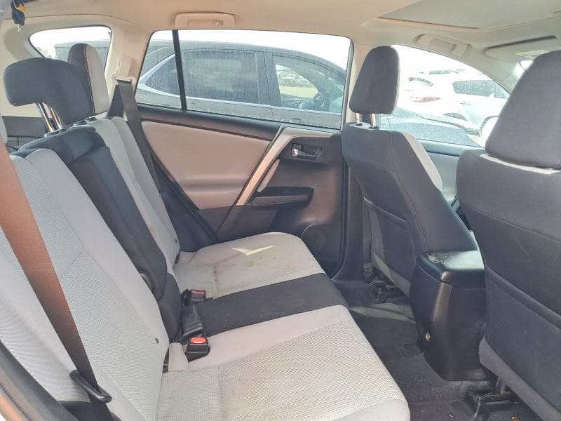 2017 TOYOTA RAV4 XLE 10
