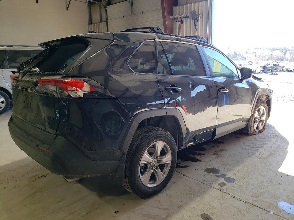 2025 TOYOTA RAV4 XLE XLE 3