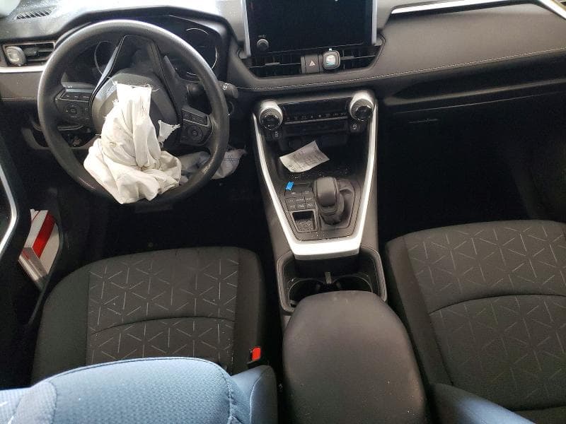 2025 TOYOTA RAV4 XLE XLE 8