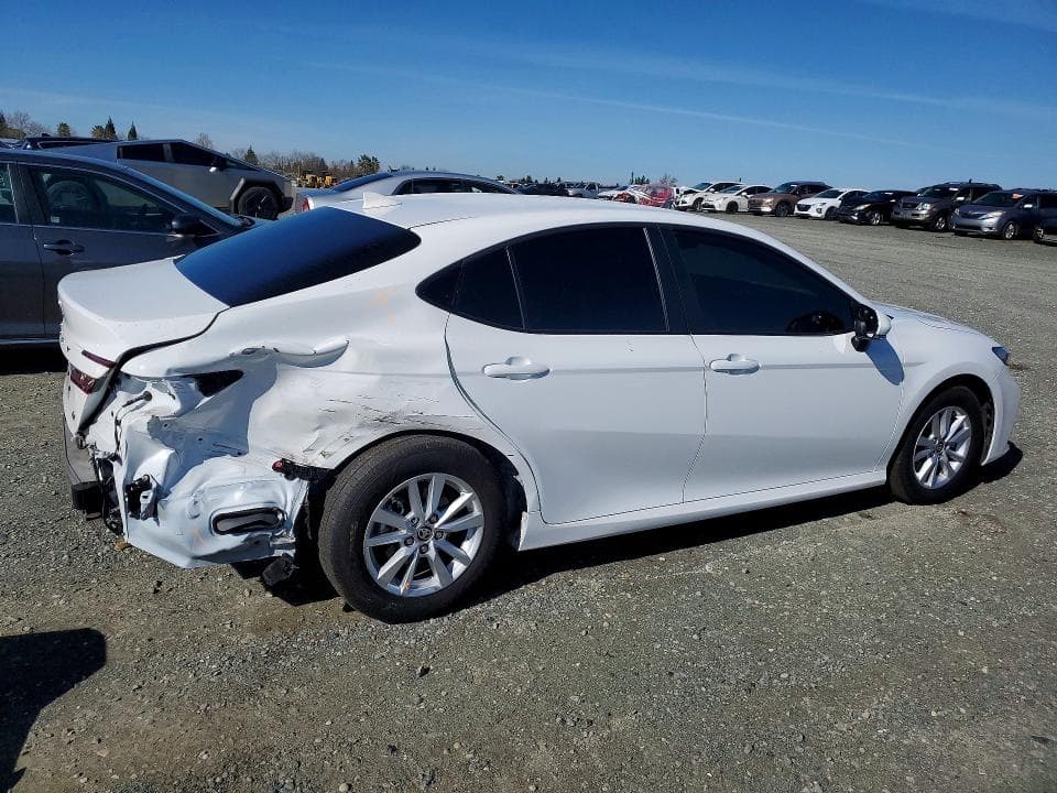 2025 TOYOTA CAMRY LE 3